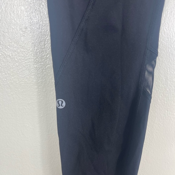 Lululemon black zip pockets leggings size 6 - Picture 4 of 5